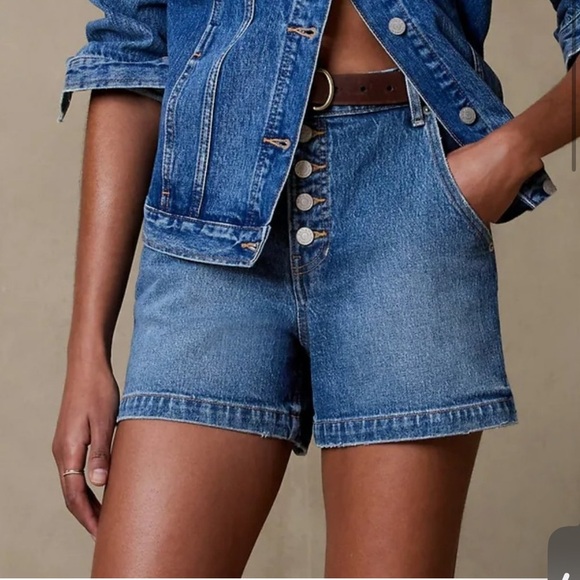 Banana Republic Button-Fly Denim Shorts Medium Wash - Picture 1 of 9